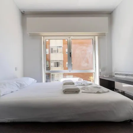 Spacious 2br En Suite, Downtown شقة *