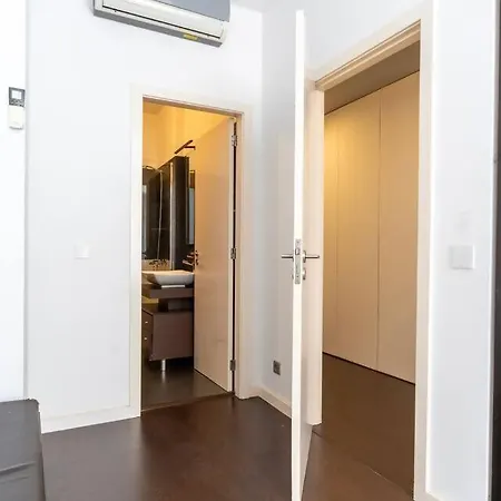 Spacious 2br En Suite, Downtown Apartamento