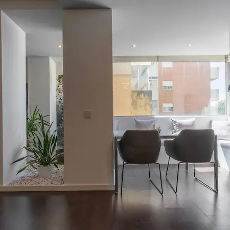 Spacious 2br En Suite, Downtown Lägenhet *