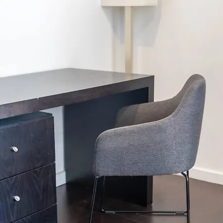 Spacious 2br En Suite, Downtown Apartman *