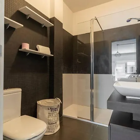 Lägenhet Spacious 2br En Suite, Downtown