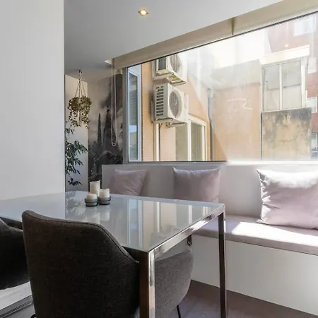 Spacious 2br En Suite, Downtown Apartman *