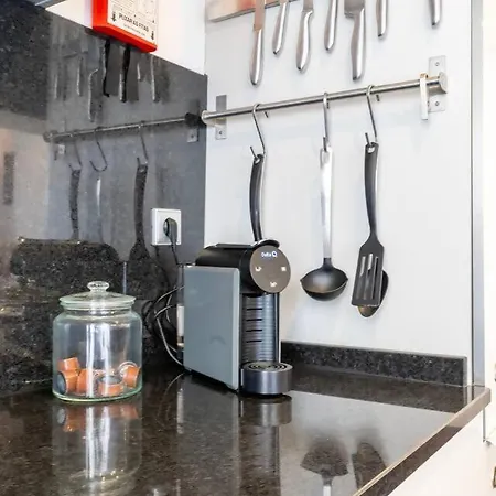 Lägenhet Spacious 2br En Suite, Downtown *