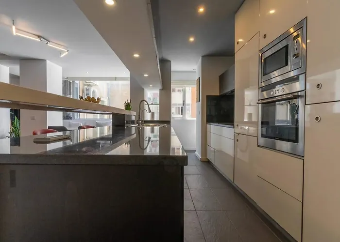 Spacious 2br En Suite, Downtown * Oporto