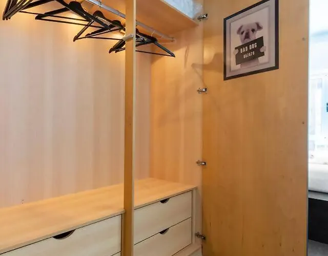 Spacious 2br En Suite, Downtown Lägenhet *