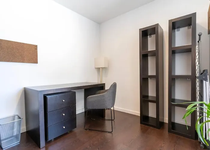 Spacious 2br En Suite, Downtown * Oporto