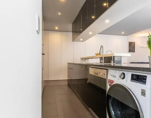 Spacious 2br En Suite, Downtown * Oporto