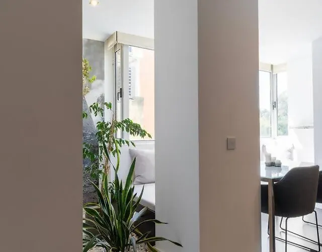 Spacious 2br En Suite, Downtown