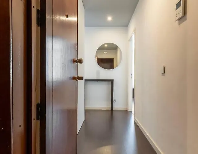 Spacious 2br En Suite, Downtown