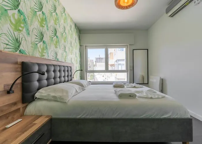 Spacious 2br En Suite, Downtown * Porto