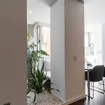 Spacious 2br En Suite, Downtown