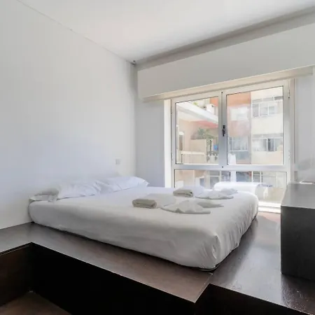 Spacious 2br En Suite, Downtown 포르투