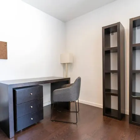 Spacious 2br En Suite, Downtown * 포르투