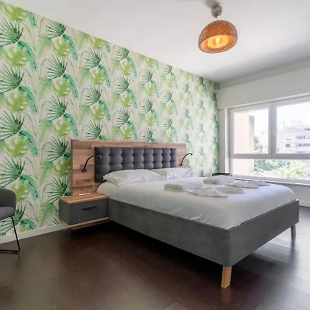 Spacious 2br En Suite, Downtown 아파트 포르투