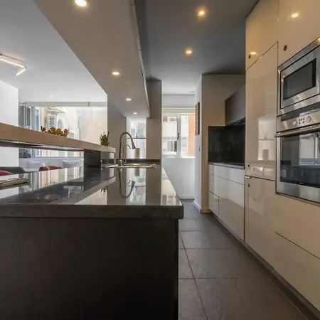 Spacious 2br En Suite, Downtown * Oporto
