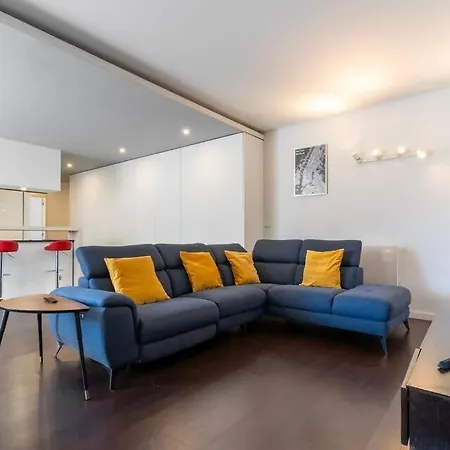 Spacious 2br En Suite, Downtown Appartement